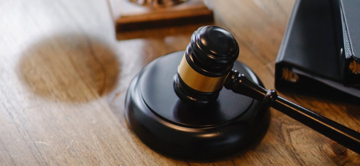 pexels-sora-shimazaki-5669619